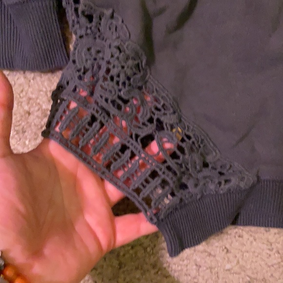 Aerie sweatshirt size extra small - Picture 2 of 3